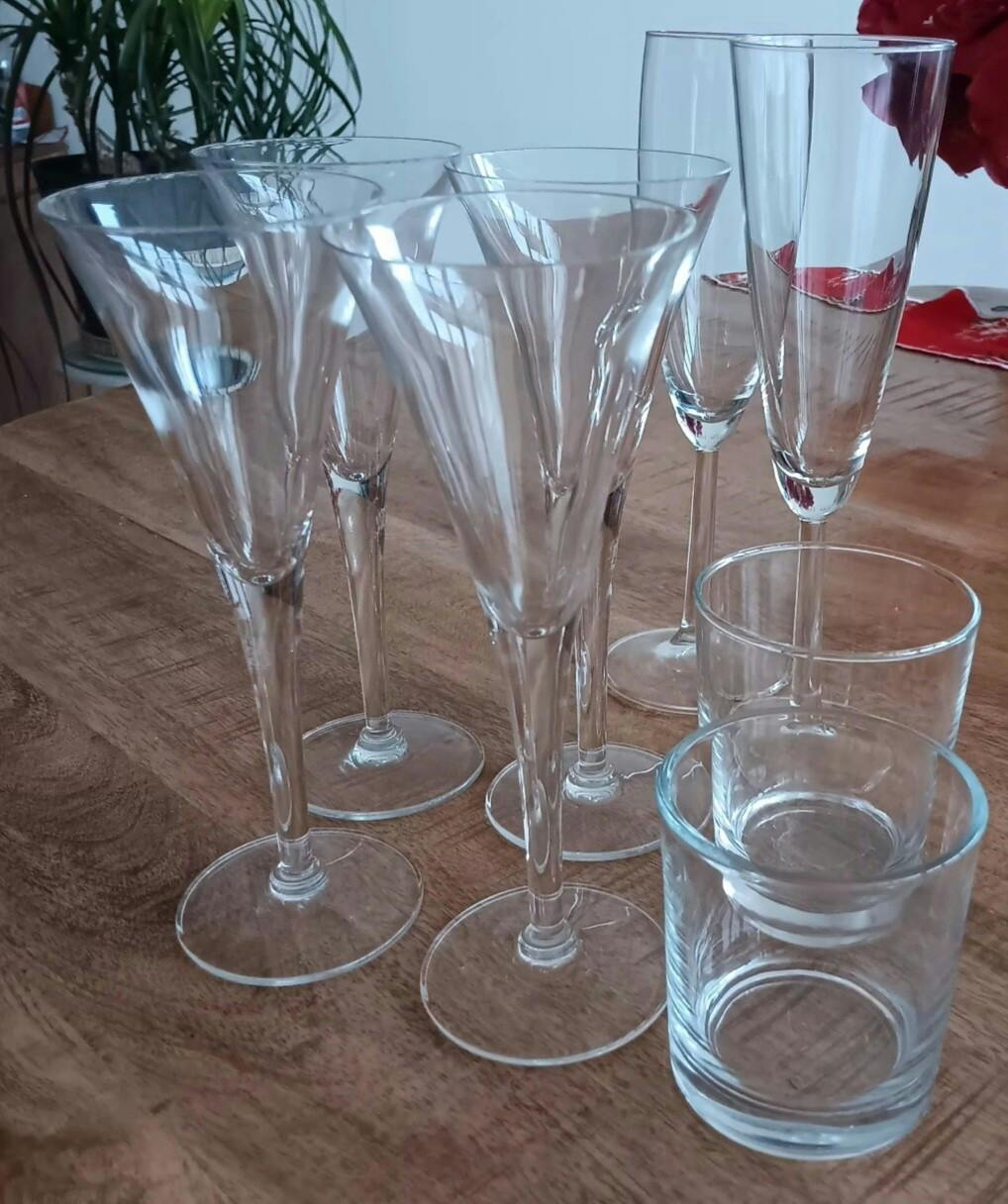 Al weggegeven. Glazen gratis