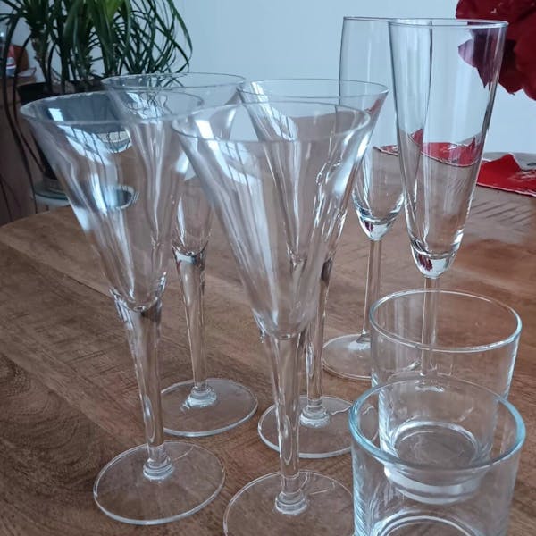 Al weggegeven. Glazen gratis