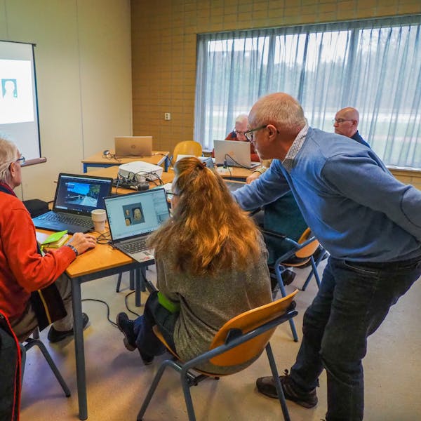 Digitale creativiteit kent geen leeftijd: leer fotoโs bewerken bij Forte Fit.