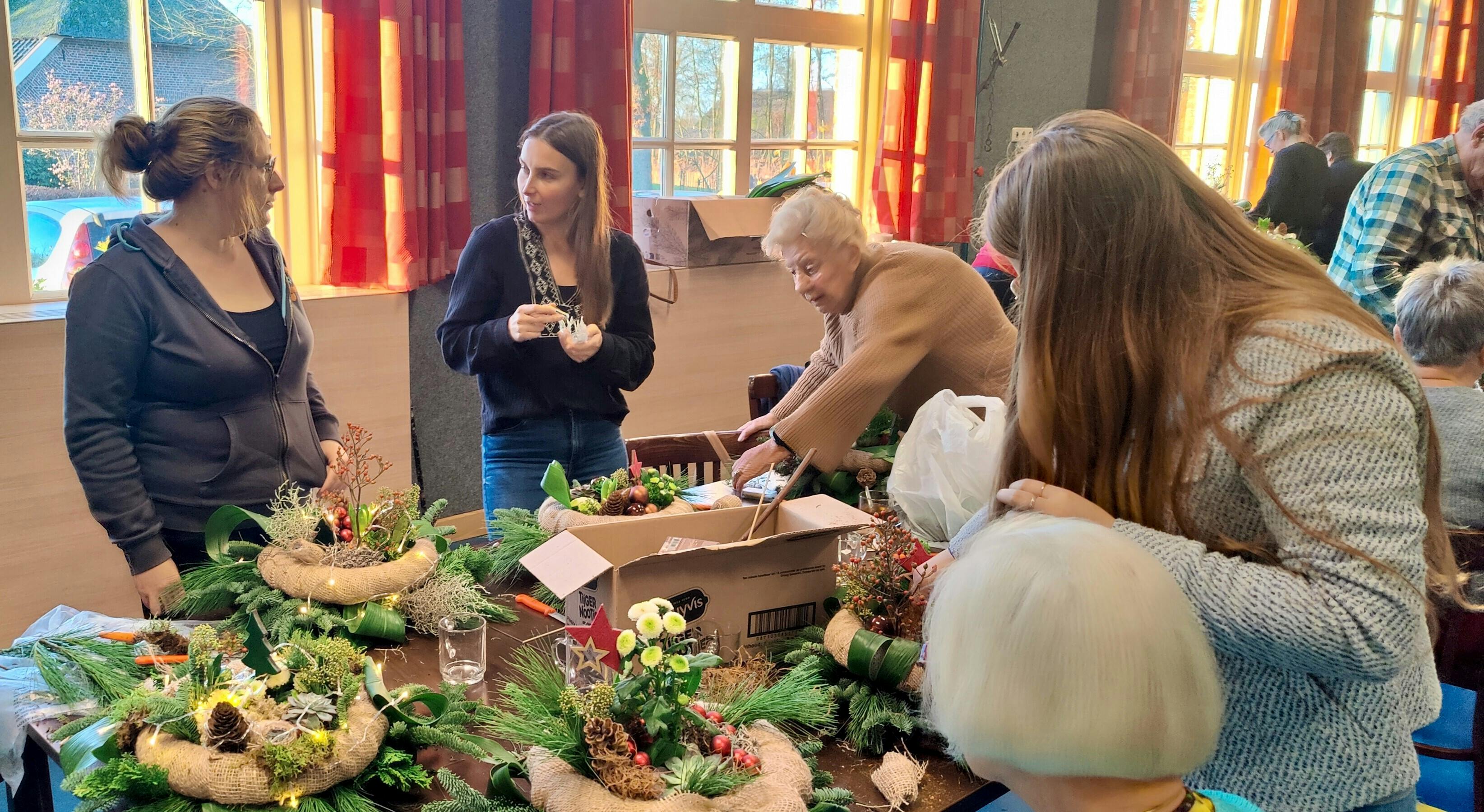 Gezellige kerstworkshop (foto's)