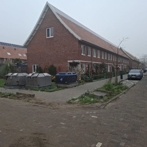 Tijdelijke bovengrondse containers geplaatst