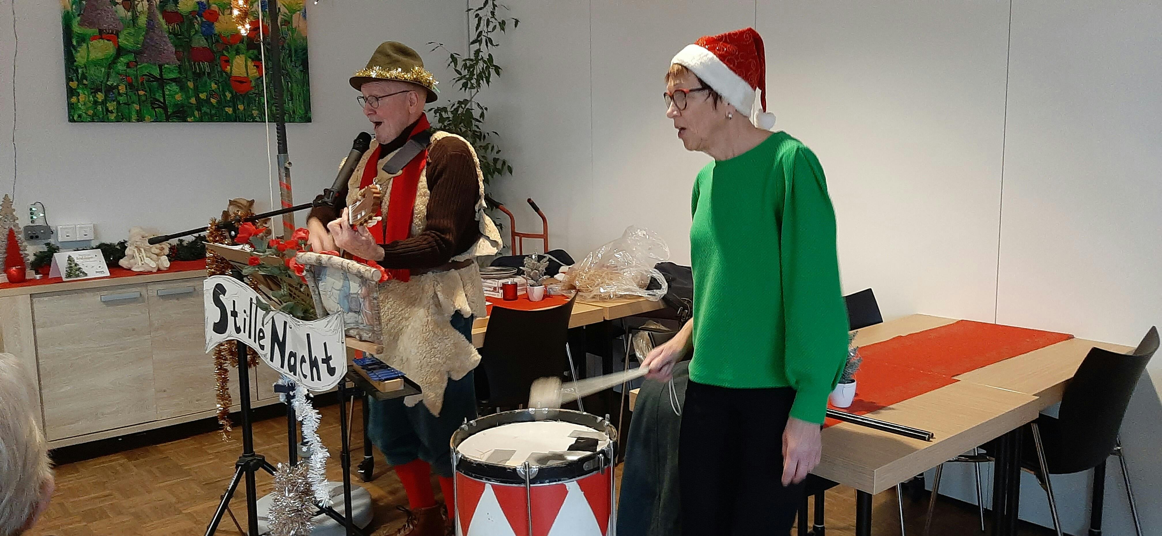 Herder Maneschijn bij de Kerstviering van Effe Buurten Chaam!