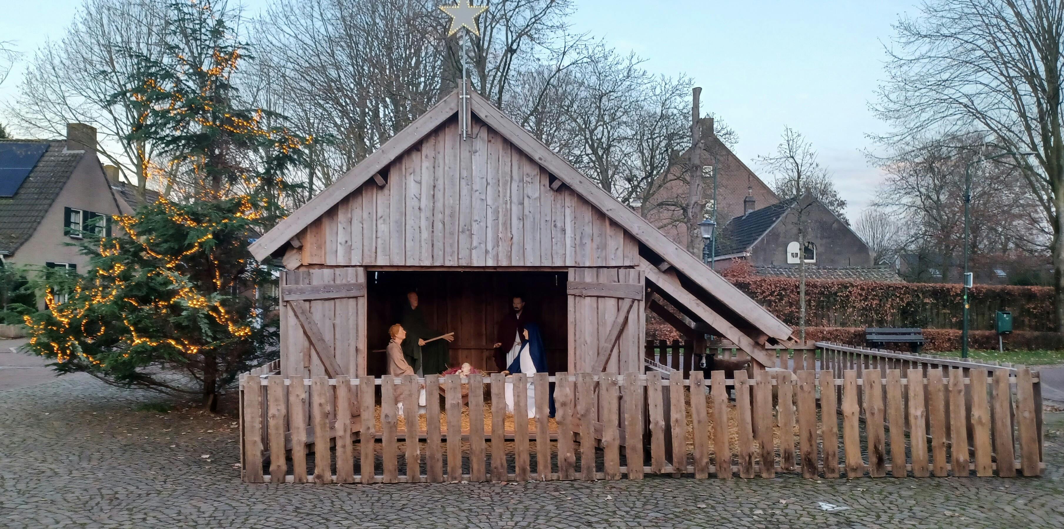 Kerststal op Myrthaplein.  