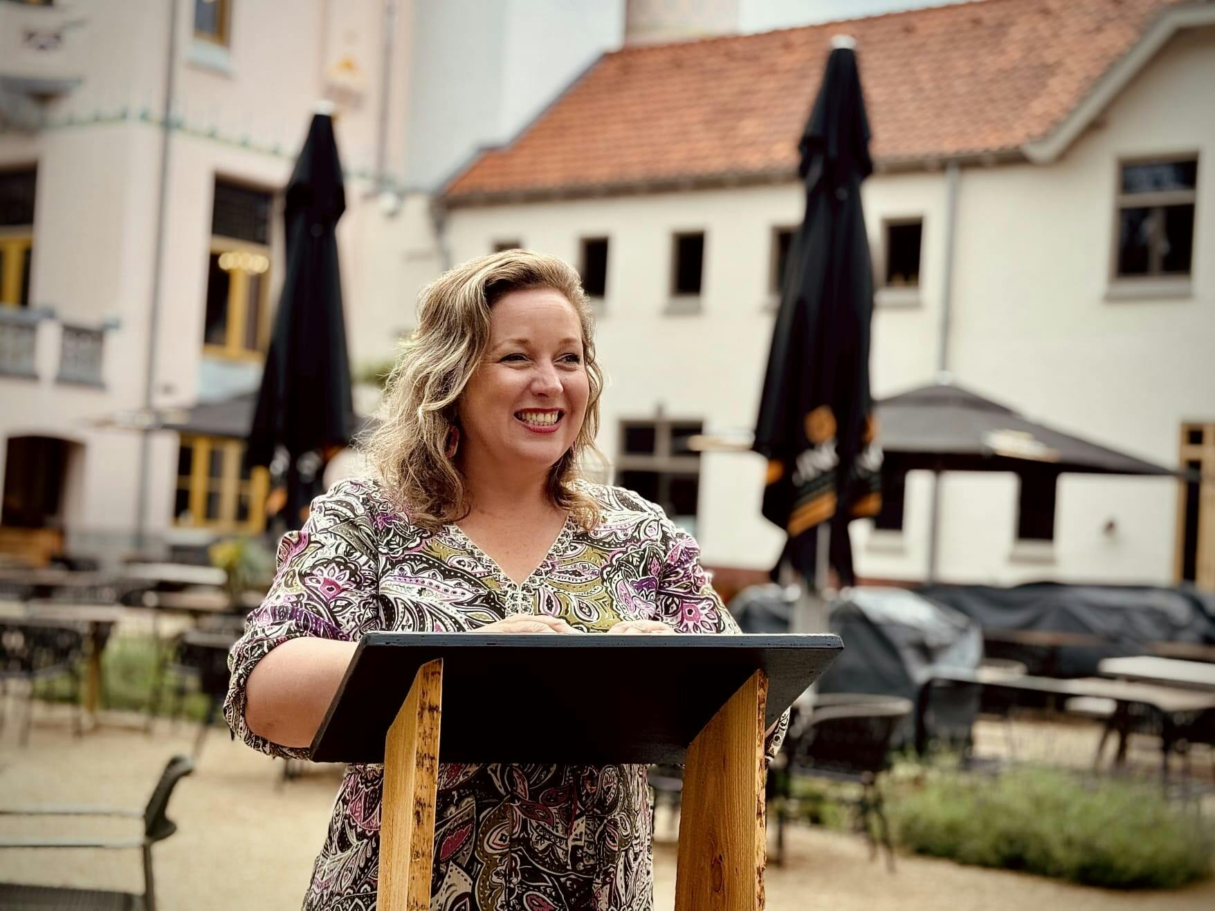 In gesprek met Nina Janssen: Een creatieve duizendpoot die 'Ja' zegt tegen het leven (en de liefde!)