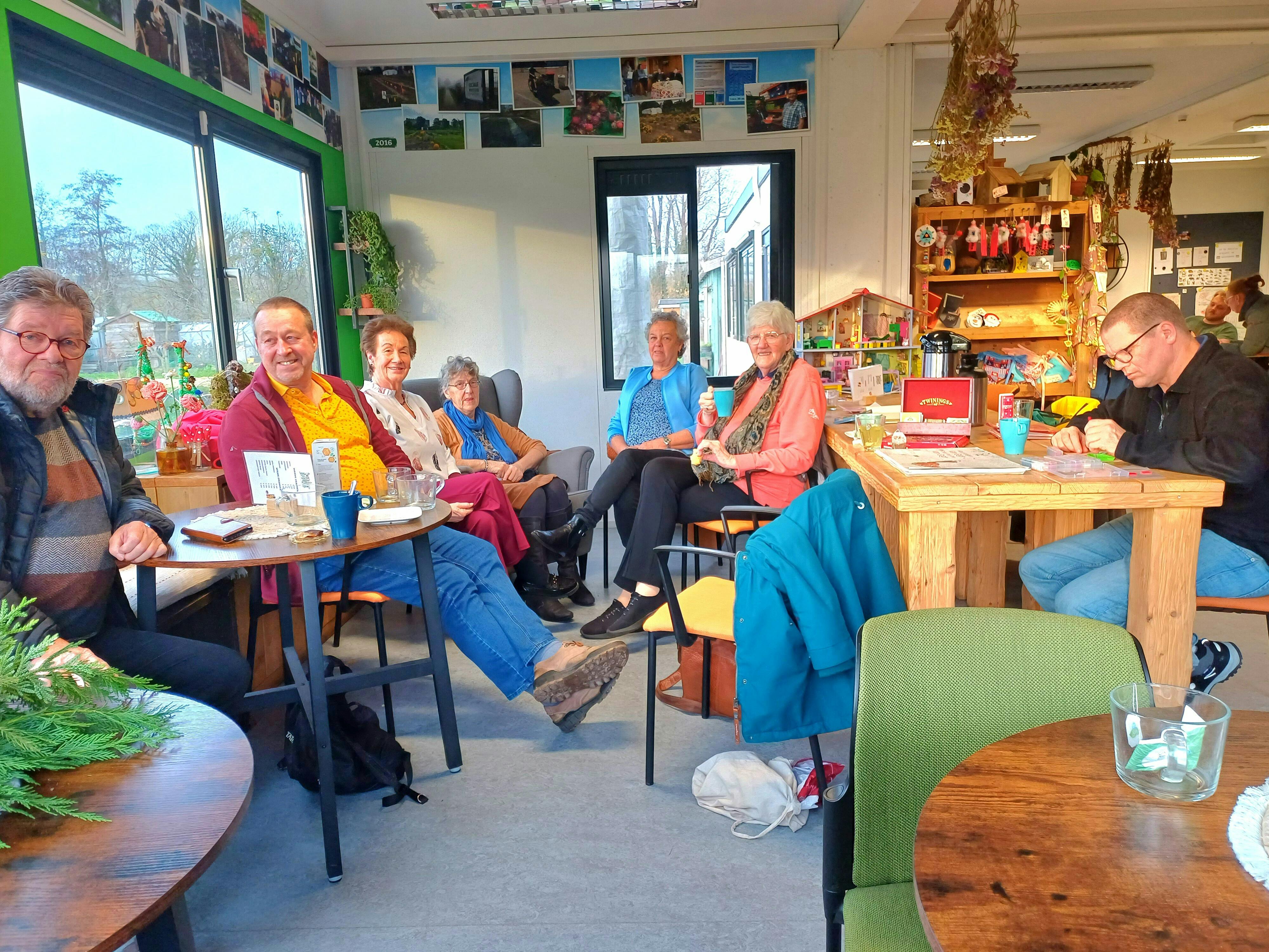 Fijne ontmoetingen bij de inloop van Leef op de Moestuin van Sliedrecht