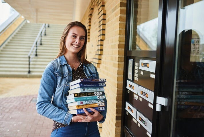  Warm de Winter op met Boeken: Bibliotheek aan Huis bezorgt leesplezier én een cadeautje!