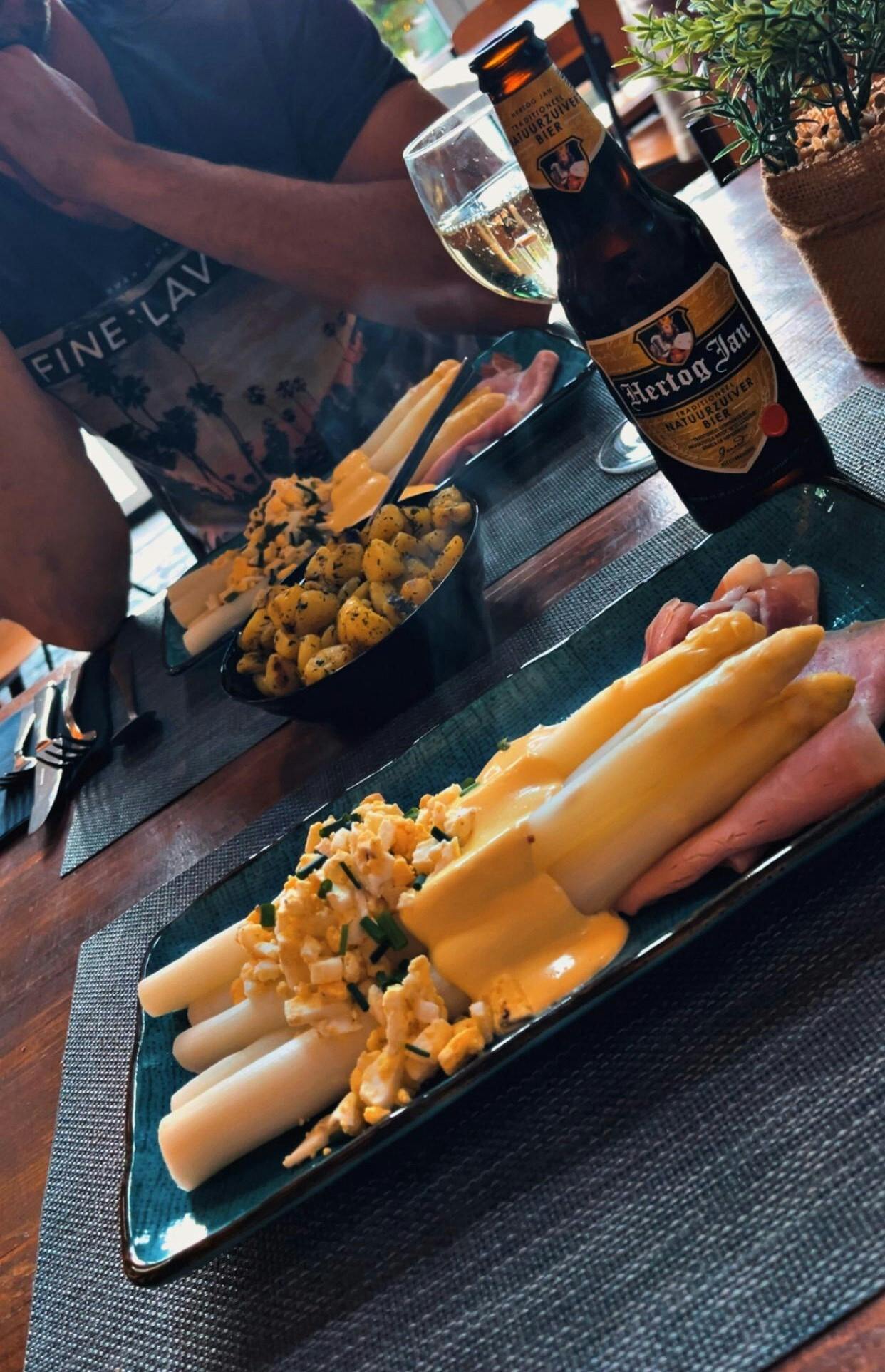 Geniet van een 3-gangen asperge diner