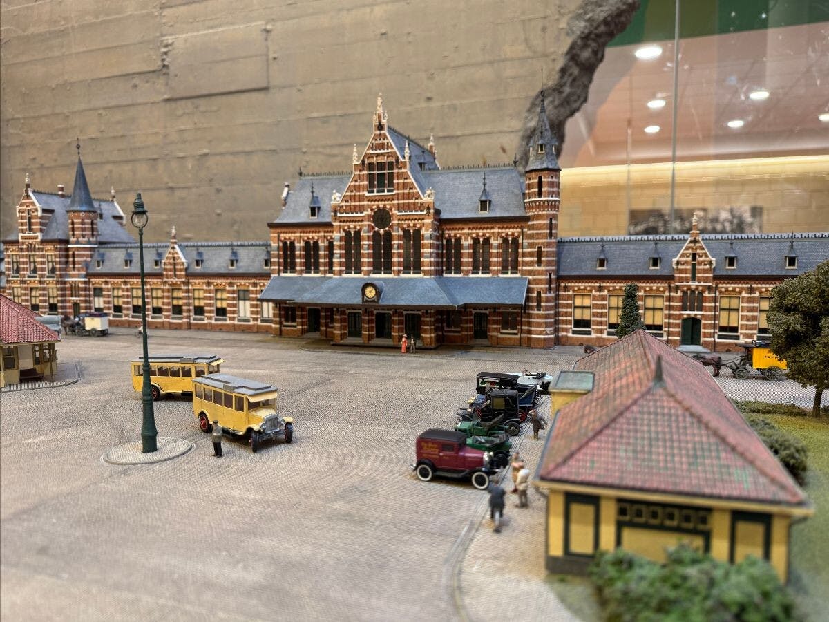 Van Droom tot Drama: maquette oude station te zien in het Regionaal Archief Nijmegen