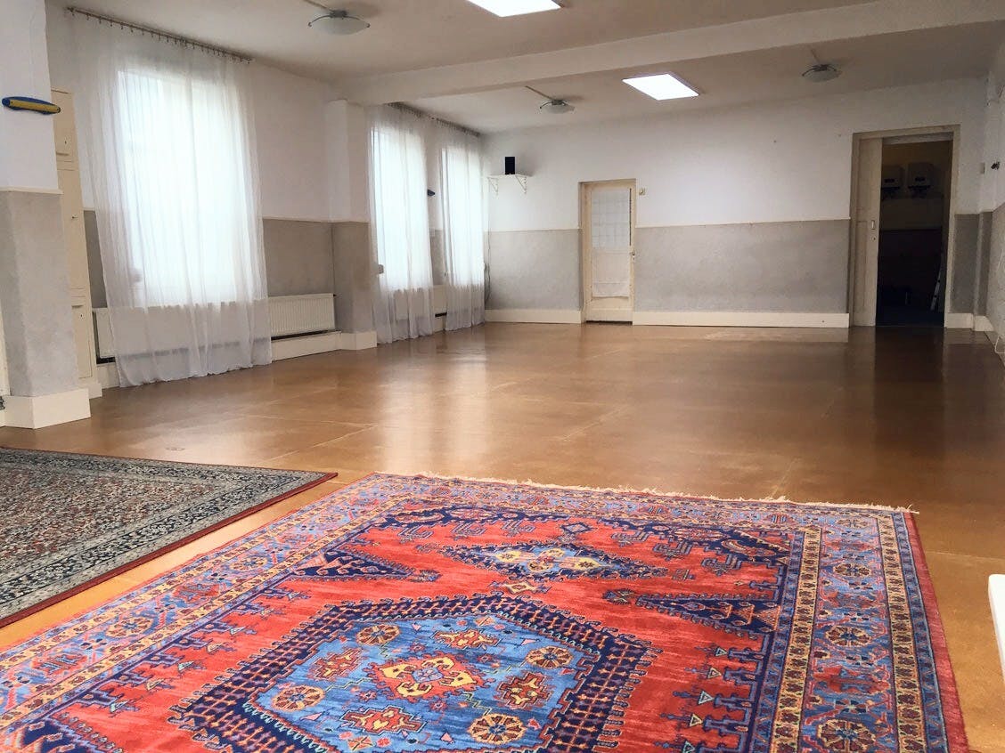 Verhuur meditatieruimte cursusruimte oefenruimte vergaderzaal zaal yogastudio leslokaal te huur in N